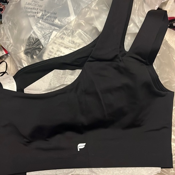 Fabletics Merlot asymmetrical one Shoulder double strap black midi bra, new - Picture 7 of 8